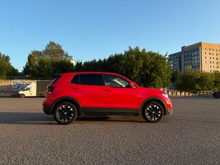 2019 Volkswagen T-Cross I, красный, 1670000 рублей, вид 2