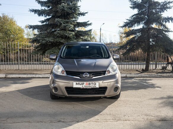 2013 Nissan Note I Рестайлинг, коричневый, 700000 рублей - вид 4