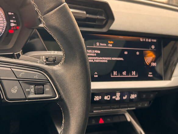 2022 Audi A3 Sportback 35 TFSI IV (8Y), синий, 2080000 рублей - вид 6