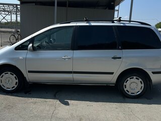 2004 Ford Galaxy I Рестайлинг, серебристый, 420000 рублей, вид 5