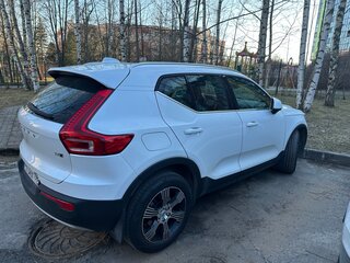 2021 Volvo XC40 I, белый, 3890000 рублей, вид 3
