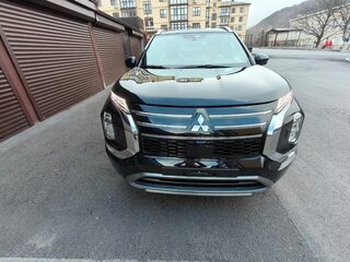 2025 Mitsubishi Outlander IV, чёрный, 6900000 рублей, вид 1