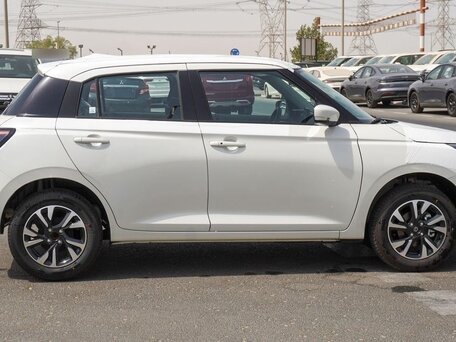 2026 Suzuki Swift MHEV VI, белый, 1903003 рублей, вид 4
