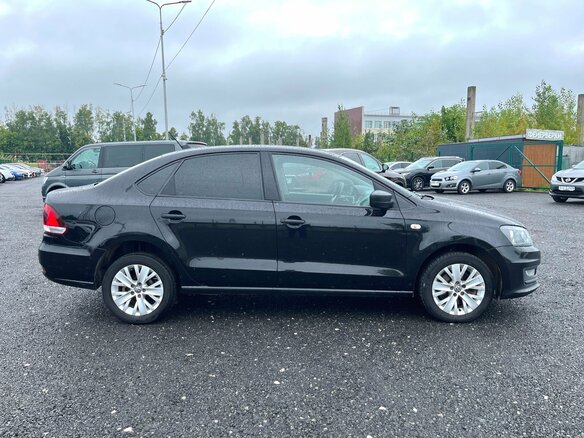 2017 Volkswagen Polo V Рестайлинг, чёрный, 1055900 рублей - вид 5