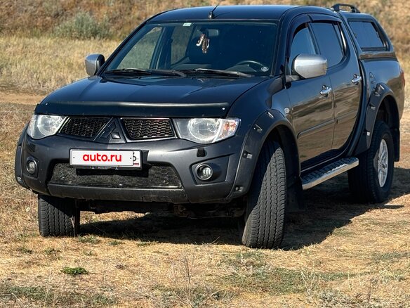 2011 Mitsubishi L200 IV, серый, 1200000 рублей