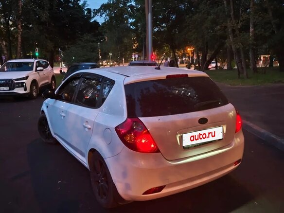 2009 Kia Ceed I, белый, 580000 рублей - вид 8