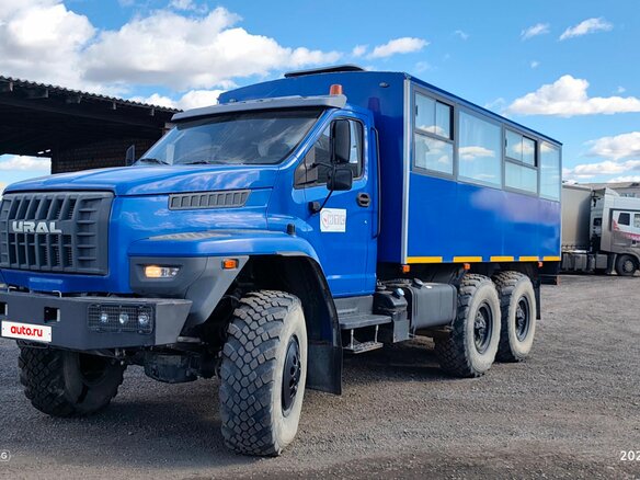 2021 Урал 3255, синий, 5800000 рублей