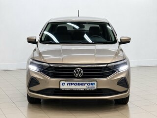 2021 Volkswagen Polo VI, коричневый, 1640000 рублей, вид 2