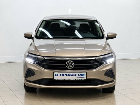2021 Volkswagen Polo VI, коричневый, 1550000 рублей, вид 2
