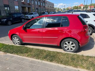 2006 Volkswagen Golf V, красный, 505000 рублей, вид 3