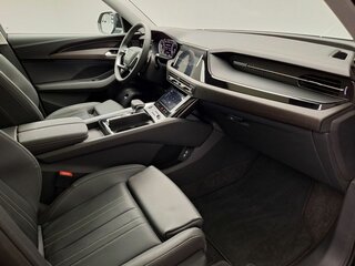 2026 Audi Q6 40 TFSI, чёрный, 7140000 рублей, вид 5