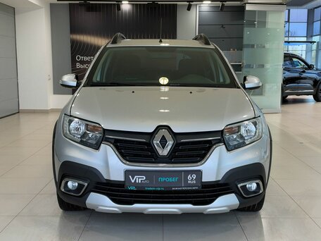 2018 Renault Sandero Stepway II Рестайлинг, серебристый, 1117000 рублей, вид 2