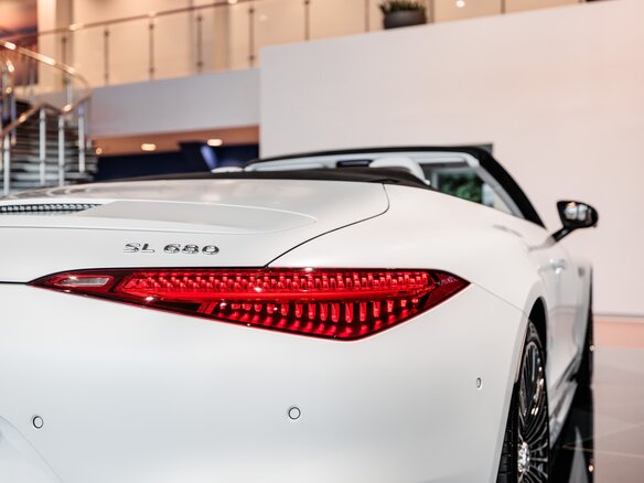 2025 Mercedes-Benz Maybach SL, белый, 33450000 рублей - вид 20