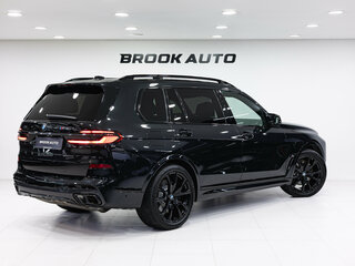 2025 BMW X7 M60i I (G07) Рестайлинг, чёрный, 17590000 рублей, вид 4