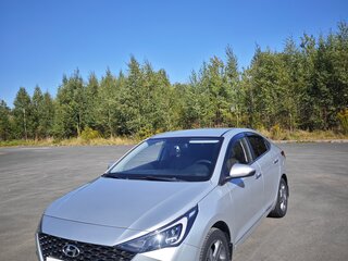2020 Hyundai Solaris II Рестайлинг, серебристый, 1850000 рублей, вид 1