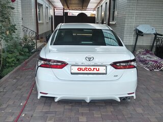 2022 Toyota Camry US Market VIII (XV70) Рестайлинг, белый, 3000000 рублей, вид 4