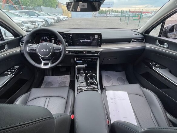 2022 Kia K5 III, чёрный, 2950000 рублей - вид 8