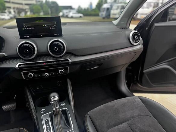 2022 Audi Q2 L e-tron I Рестайлинг, чёрный, 1890009 рублей - вид 11