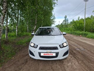 2013 Chevrolet Aveo II, белый, 580000 рублей, вид 2