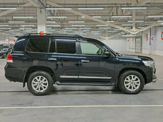2017 Toyota Land Cruiser 200 Series Рестайлинг 2, чёрный, 5550000 рублей, вид 4