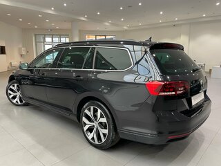 2020 Volkswagen Passat B8 Рестайлинг, чёрный, 2780000 рублей, вид 4
