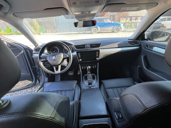 2018 Skoda Superb III, серый, 2050000 рублей - вид 8