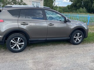 2017 Toyota RAV4 IV (XA40) Рестайлинг, коричневый, 2100000 рублей, вид 3