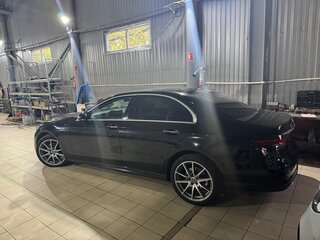 2022 Mercedes-Benz E-Класс 200 V (W213, S213, C238) Рестайлинг, чёрный, 4690000 рублей, вид 3