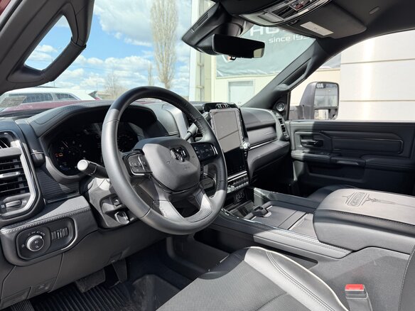 2023 RAM 3500, пурпурный, 16750000 рублей - вид 29