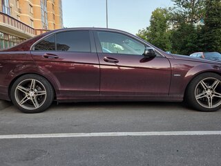 2009 Mercedes-Benz C-Класс 180 5G-TRONIC III (W204), пурпурный, 910000 рублей, вид 3