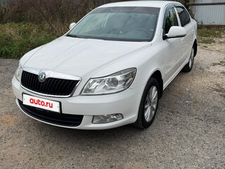 2013 Skoda Octavia II (A5) Рестайлинг, белый, 985000 рублей, вид 3