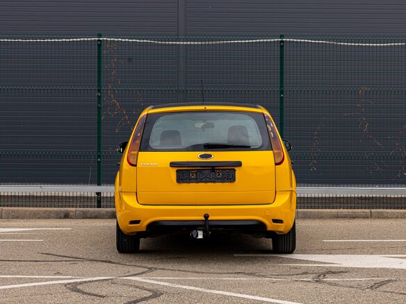 2011 Ford Focus II Рестайлинг, жёлтый - вид 4