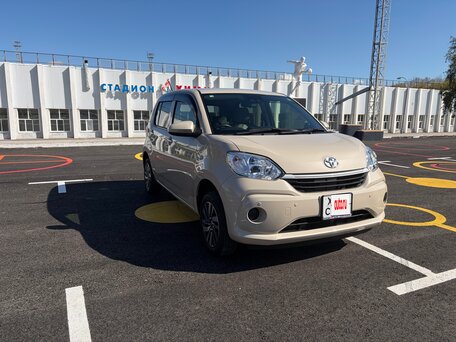 2020 Toyota Passo III Рестайлинг, бежевый, 875000 рублей, вид 3