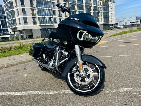 2021 Harley-Davidson Road Glide, чёрный, 1477720 рублей, вид 2