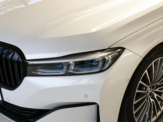 2021 BMW 7 серии 740d xDrive VI (G11/G12) Рестайлинг, белый, 7800000 рублей, вид 3