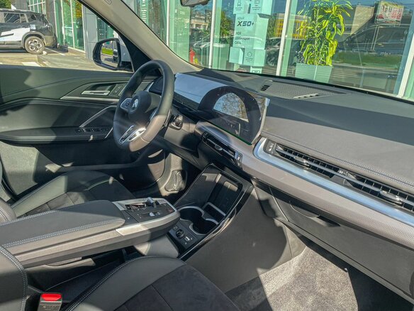2026 BMW X1 Long 25Li xDrive III (U11/U12), белый, 6400000 рублей - вид 18