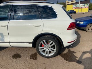 2010 Volkswagen Touareg II, белый, 1720000 рублей, вид 4