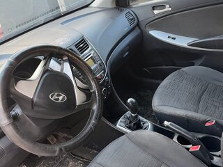 2013 Hyundai Solaris I, белый, 270000 рублей, вид 5