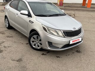 2013 Kia Rio III, серебристый, 599000 рублей, вид 2