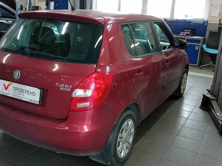 2008 Skoda Fabia II, красный, 320000 рублей, вид 3