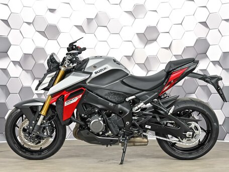2025 Suzuki GSX-S 1000, серебристый, 1299000 рублей, вид 4
