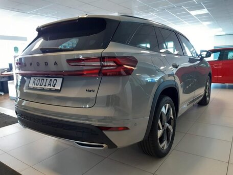 2026 Skoda Kodiaq II, серый, 3930000 рублей, вид 5