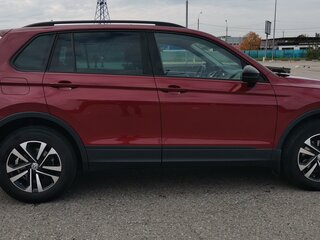 2019 Volkswagen Tiguan II, красный, 2595000 рублей, вид 5