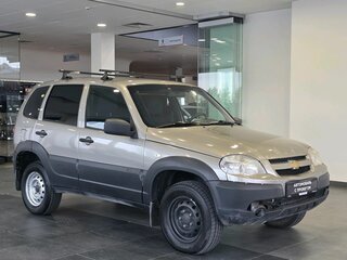 2020 Chevrolet Niva I Рестайлинг, бежевый, 425000 рублей, вид 3