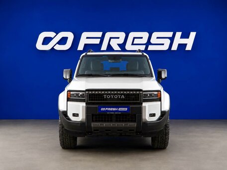 2025 Toyota Land Cruiser Prado (MHEV) 250 Series, белый, 10699077 рублей, вид 3