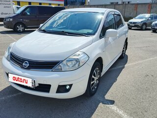 2013 Nissan Tiida I Рестайлинг, белый, 745000 рублей, вид 1
