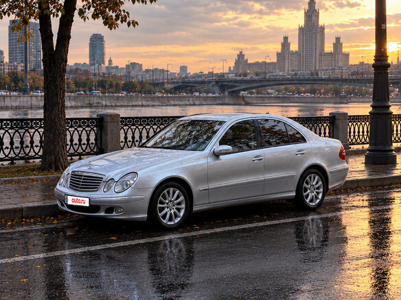 2002 Mercedes-Benz E-Класс 320 III (W211, S211), серый, 1000000 рублей