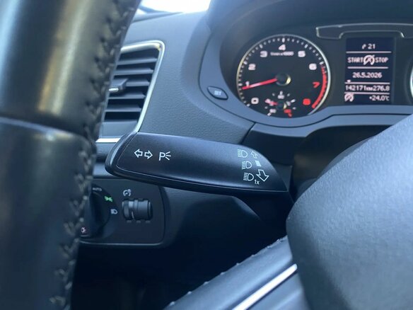 2015 Audi Q3 I (8U) Рестайлинг, синий - вид 23