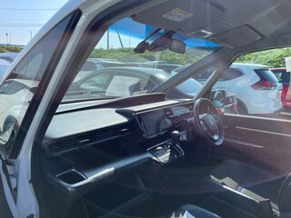 2019 Honda Stepwgn Spada V Рестайлинг, белый, 2500000 рублей, вид 3