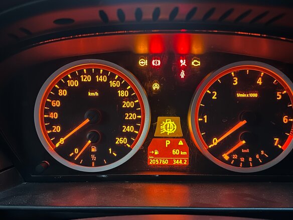 2003 BMW 5 серии 525i V (E60/E61), чёрный, 650000 рублей - вид 5